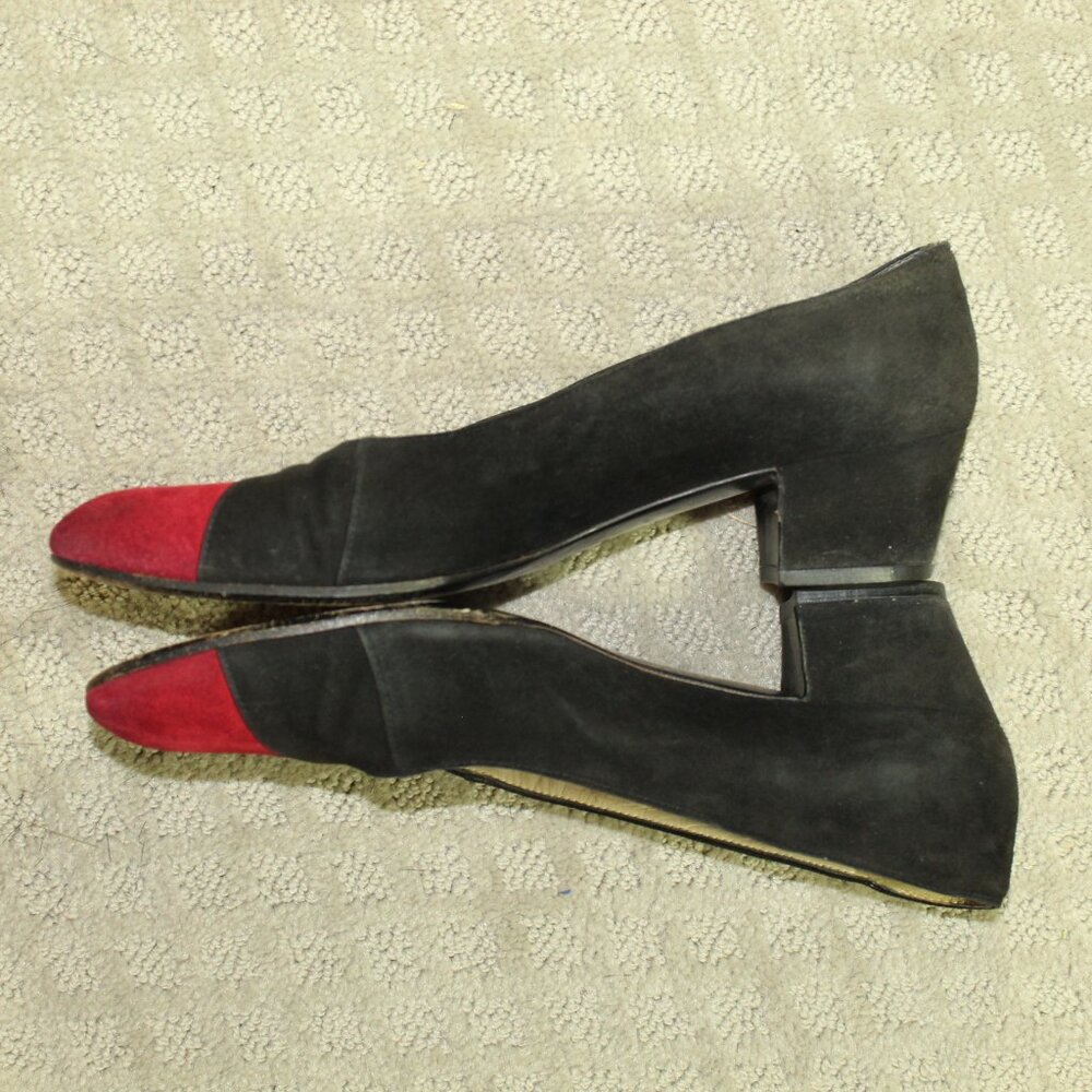 Chanel Women's Size 9 Suede Black Body Red Cap Toe Low 1.75" Block Heels - Picture 5 of 8